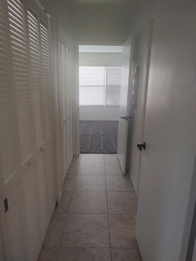 Building Photo - 12201 Sandalwood Dr