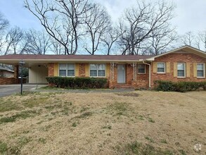 Building Photo - Nice and cozy single story house