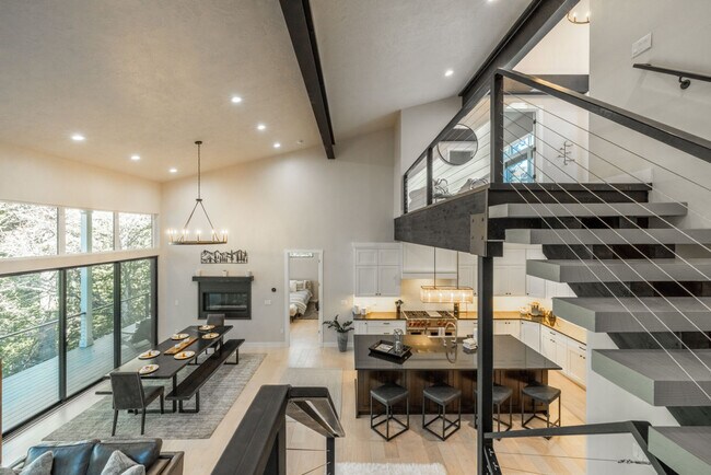 Building Photo - 255 Matterhorn Dr