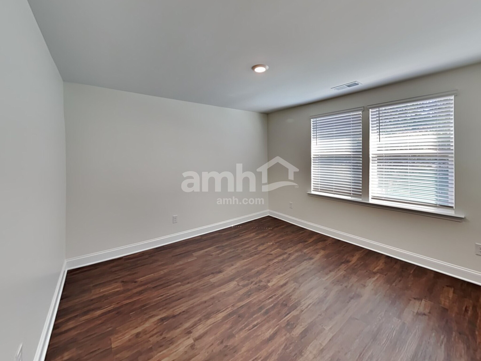 Building Photo - 566 Rivermist Dr