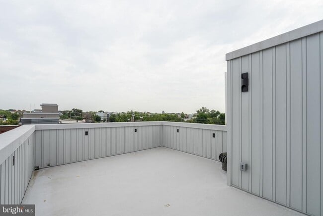 Building Photo - 528 W Berks St