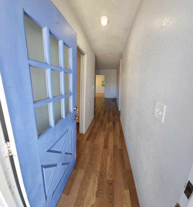 Building Photo - 4 bed 3 baths!  House ideally located close to campus, shopping, Bishop Peak