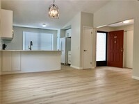Building Photo - 67 Tall Tree Dr