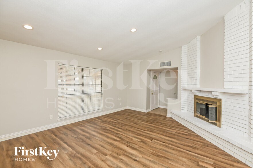 Building Photo - 3724 Mulberry Ln