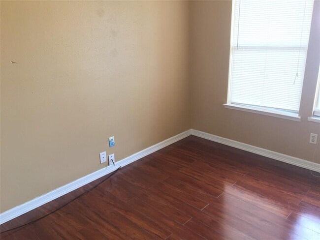 Building Photo - 15310 Reigate Ln