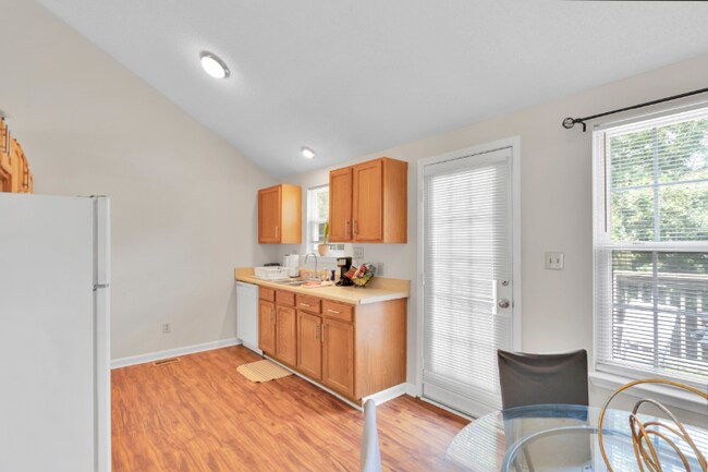 Building Photo - 1216 Eagle Ridge Dr