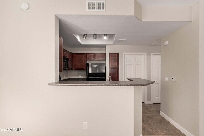 Building Photo - Immaculate Lakewood Community Condo