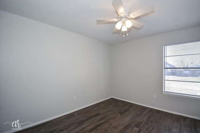 Building Photo - 1725 Partridge Pl