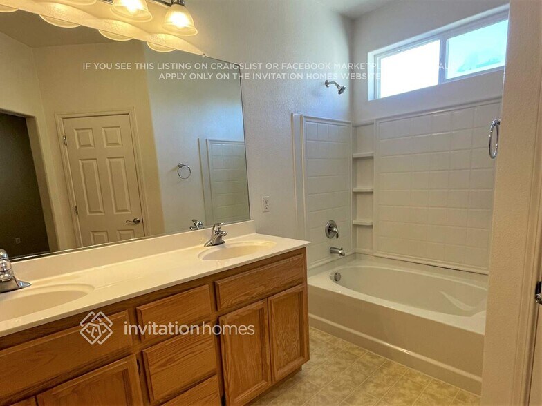 Building Photo - 8861 Brecon Way