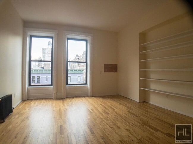 Building Photo - 48 W 73rd St