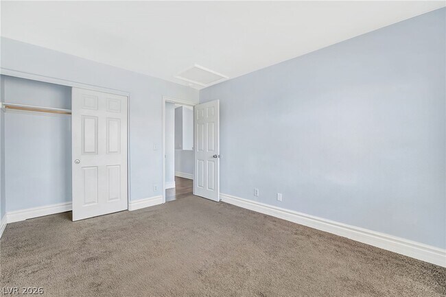 Building Photo - 367 Dogleg Dr
