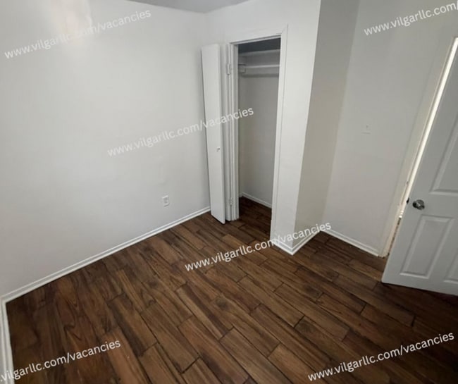 Building Photo - 700 E 20th Ave