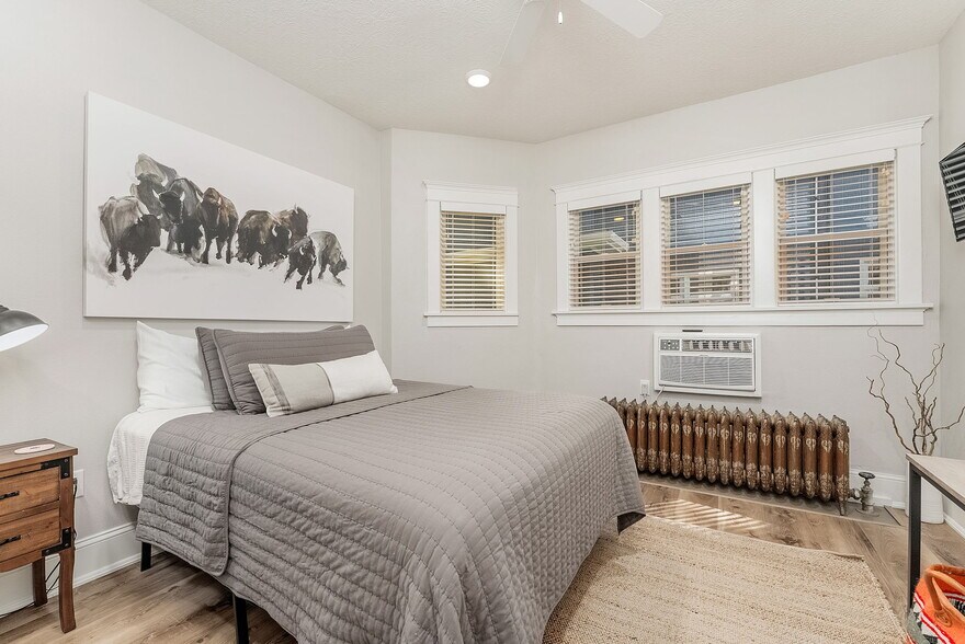 Bedroom 1 - 709 S Phillips Ave