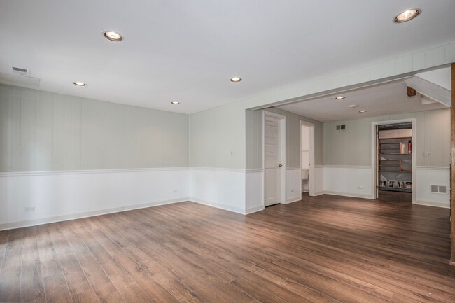 Building Photo - 3036 Highland Ave