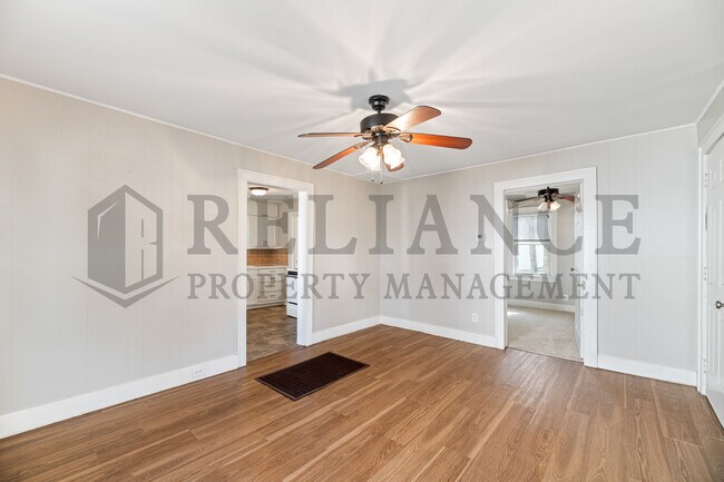 Building Photo - 1532 S Edwards St