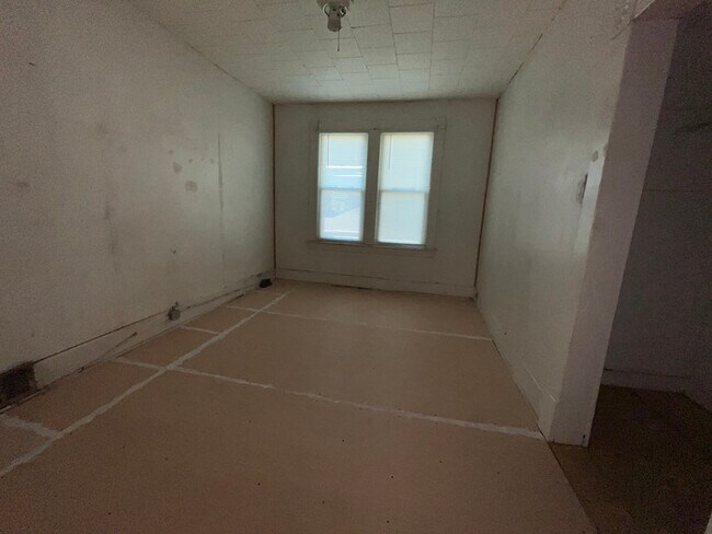 Building Photo - 2254 Lee Ave