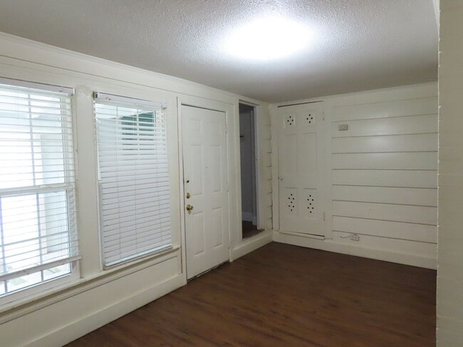 Building Photo - 1306 S Glenwood Blvd