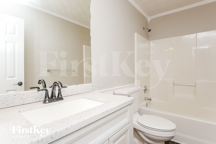 Building Photo - 428 Arrowhatchee Dr