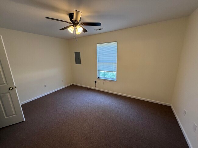 Building Photo - 1326 N Frideriki Dr