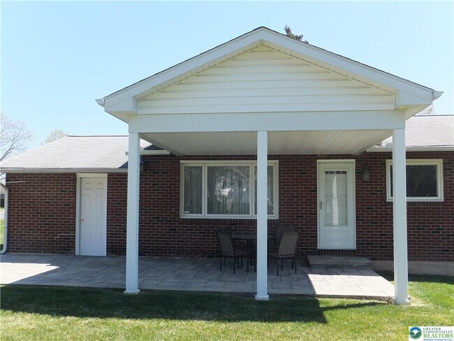 Building Photo - 1264 California Ave