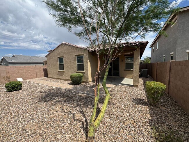 Building Photo - 4 Bedroom - 2 Bath - 1760 Sq. Ft - Beautiful New Built Home - Glendale