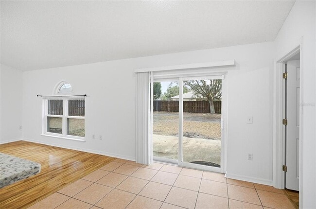 Building Photo - 38 Bud Field Dr