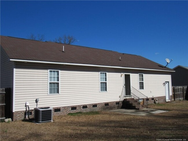 Building Photo - 304 Kingdom Estate Dr