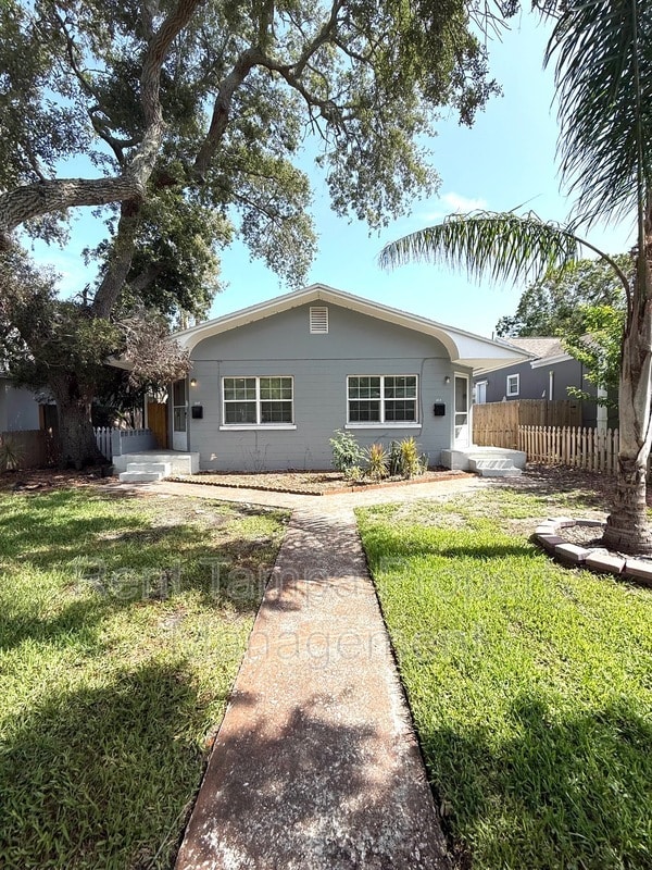 Building Photo - 612-612 17th Ave S