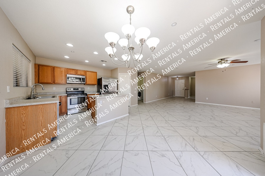 Building Photo - 1404 S Crossbow Ct