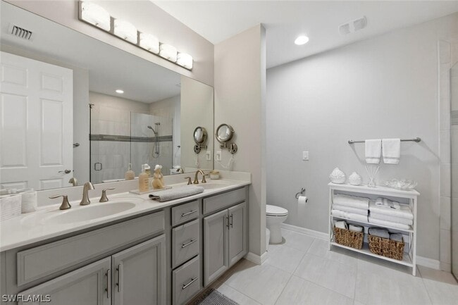 Building Photo - 14827 Edgewater Cir