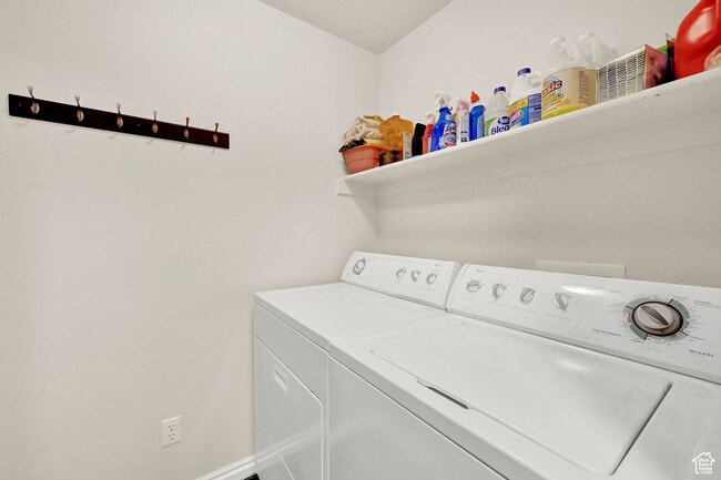 Building Photo - 3521 N Fox Run Dr