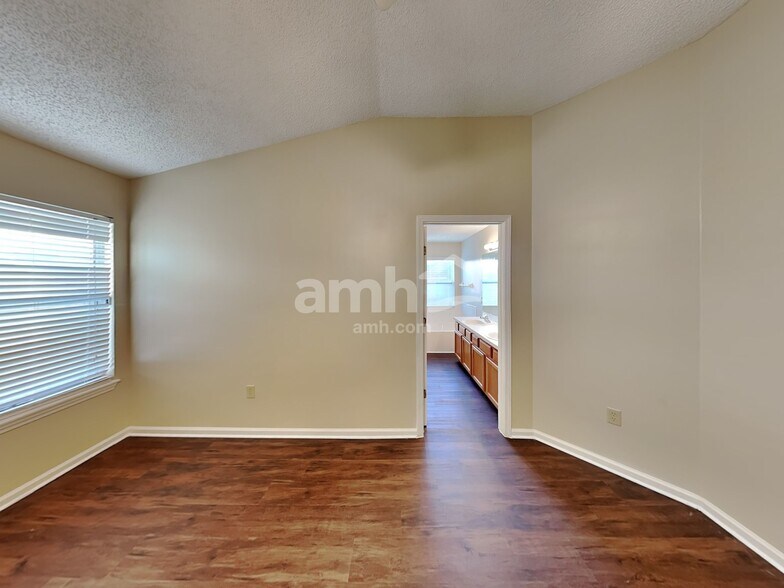 Building Photo - 2708 Secret Harbor Dr