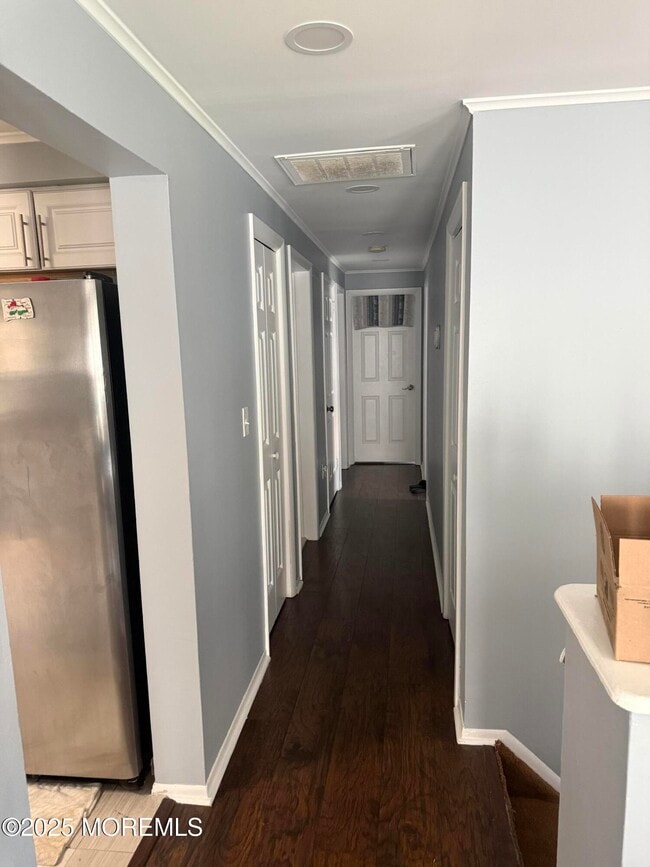 Building Photo - 148 Dewitt Ave