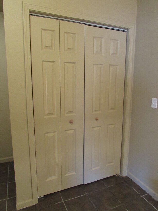 Building Photo - 16583 Hunters Ridge Ln