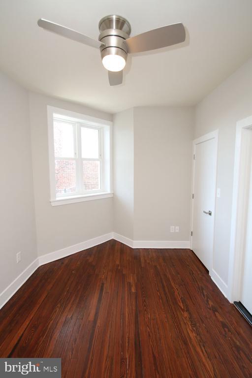 Building Photo - 400 S 45th St
