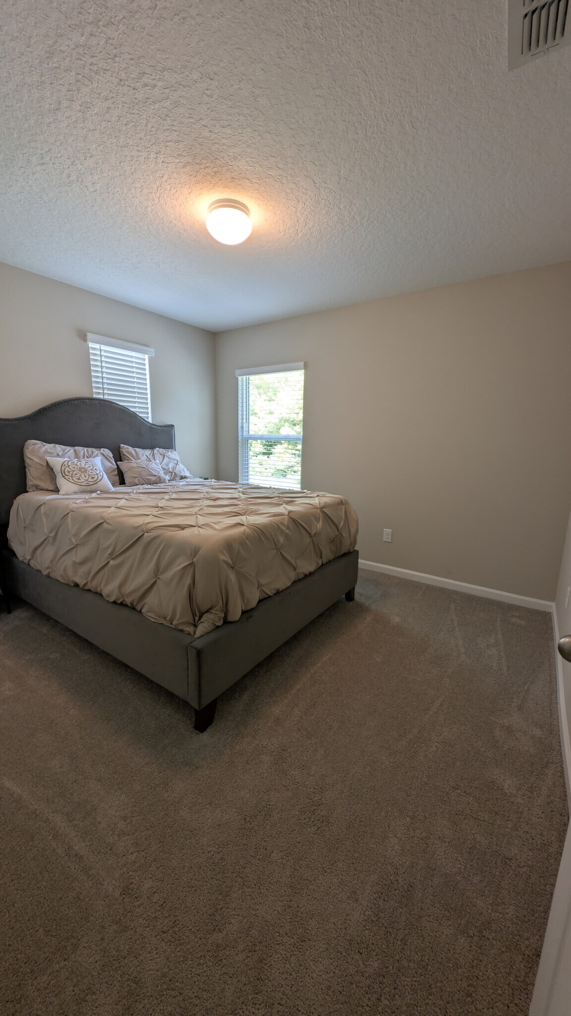 Building Photo - 2127 Sweet Pine Ct