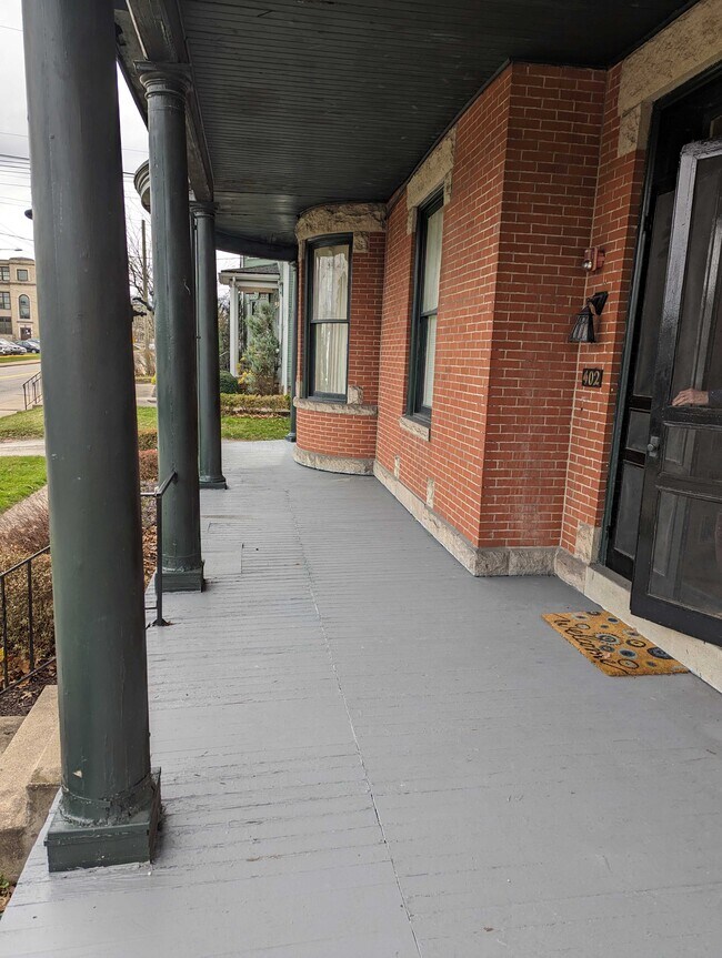 Front Porch - 402 N Main St