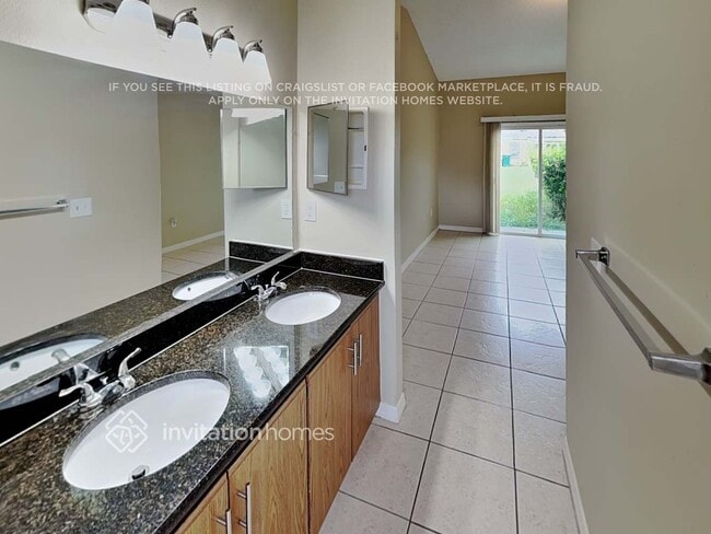Building Photo - 138 Barrington Dr