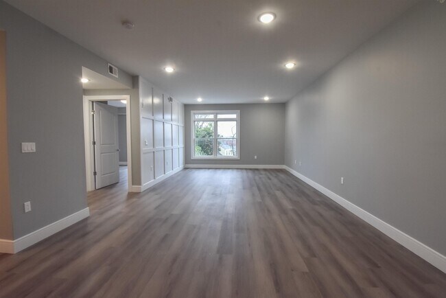 Building Photo - 4201 Bergen Turnpike