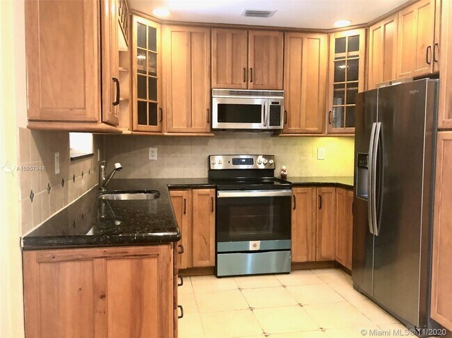 Building Photo - 5760 SW 51st St