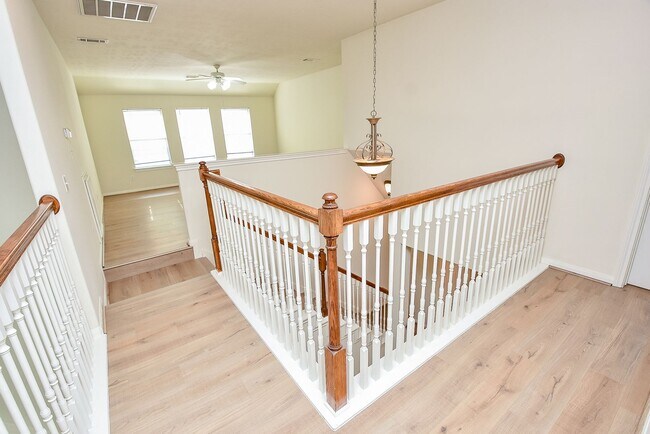 Building Photo - 15119 Newfield Bridge Ln