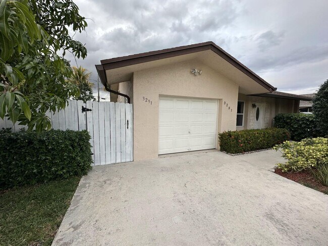 Building Photo - 3291 SW 4th St