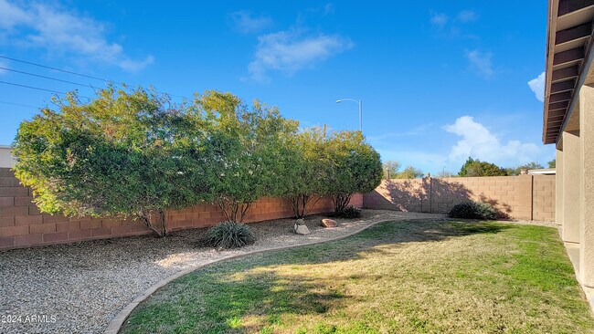 Building Photo - 18460 N 170th Ln