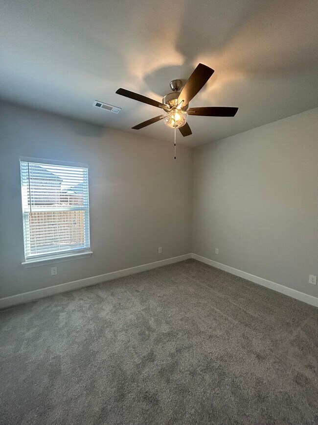 Building Photo - Beautiful Bentonville Home! 4 Bedrooms, 2.5 Bathrooms!!