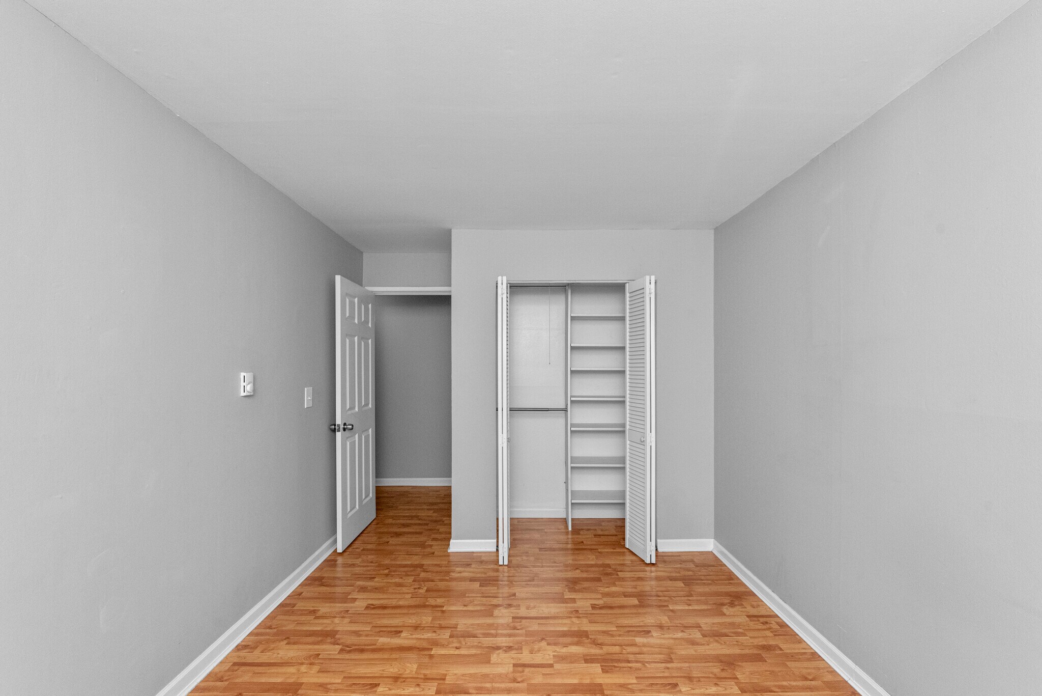 Building Photo - 3825 N Pine Grove Ave