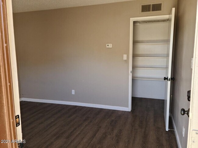 Building Photo - 1223 W University Dr