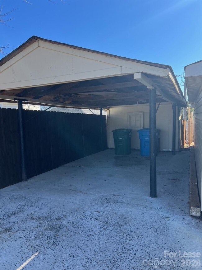 Building Photo - 15 1st St