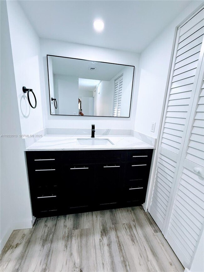 Building Photo - 8830 SW 123rd Ct