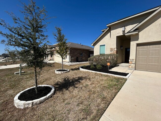 Building Photo - Updated 4-Bed, 3-Bath Home in Creekside – ...