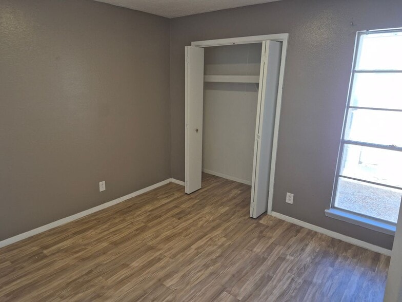 Building Photo - 4601 Carlisle Blvd NE